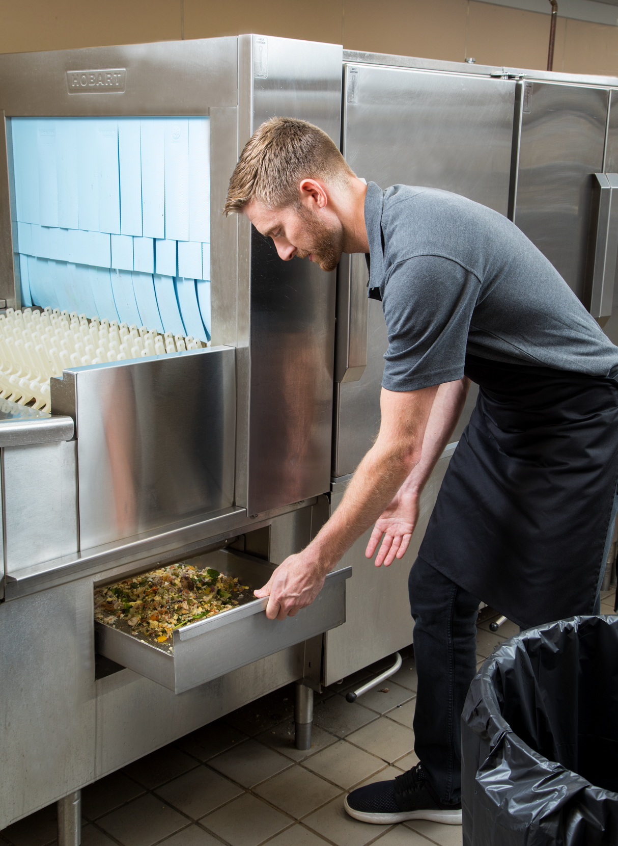 Hobart FT1000E+BASE@CF 25 Inch Low Energy Flight Type Dishwasher with Dual Rinse