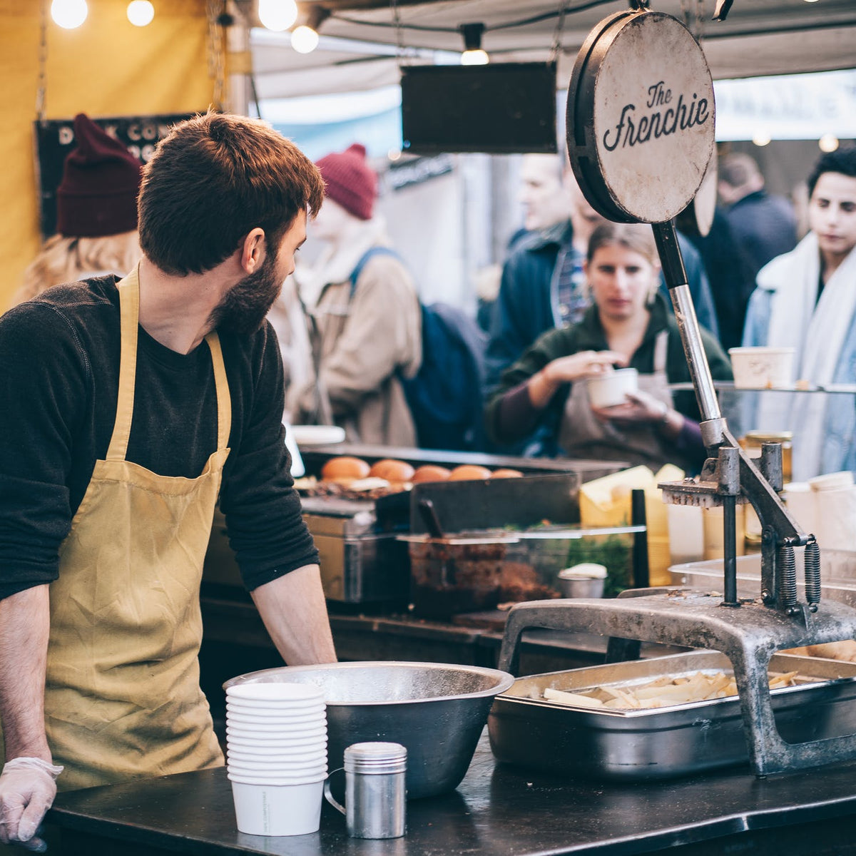 How to Defuse Angry Customers - Restaurant Supply Blog ...
