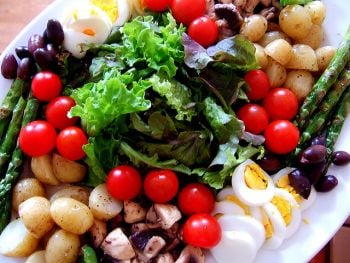 Empura Salad Bar Prep Table Keeps Salads Cool