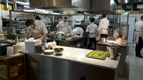 5 Ways To Keep Staff Safe When Managing A Restaurant