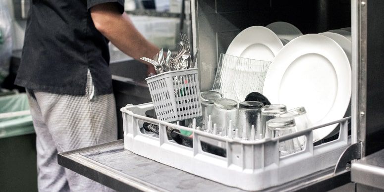 Commercial Dishwashing Detergent Buying Guide: How to Choose the Right Solution for Your Restaurant