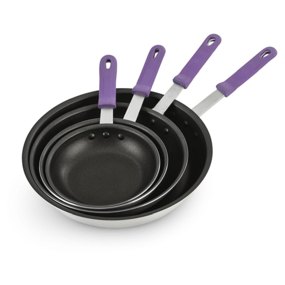 Vollrath T400780 Wear-Ever® Aluminum Fry Pan 7" (17.8 Cm) Top Diameter. With SteelCoat X3™ Finish