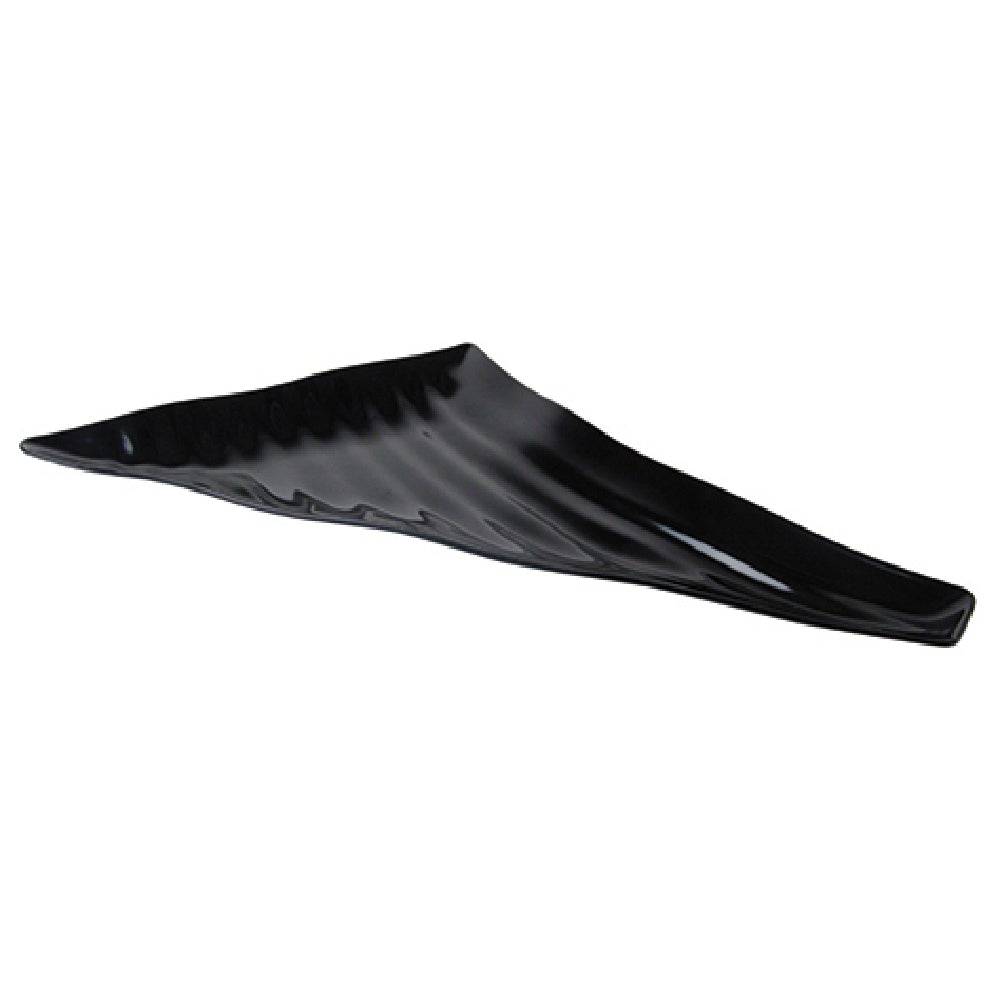BauscherHepp TB90554 Wavy Platter 21-3/16" X 14-2/5" Triangular