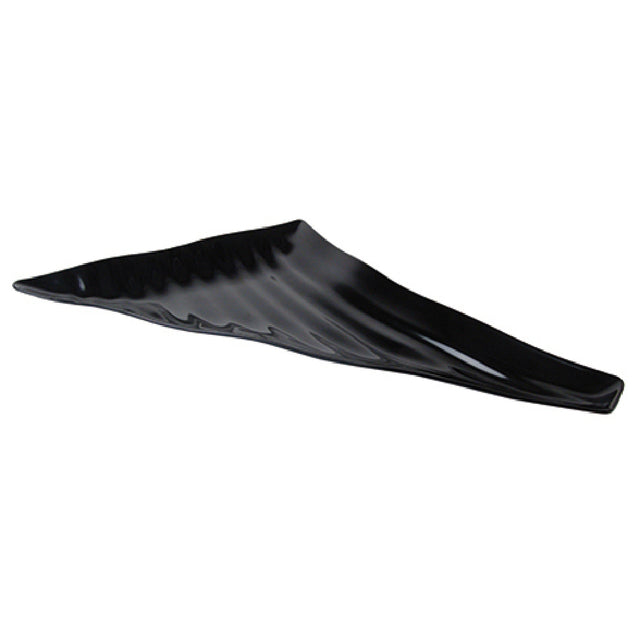 BauscherHepp TB90554 Wavy Platter 21-3/16" X 14-2/5" Triangular
