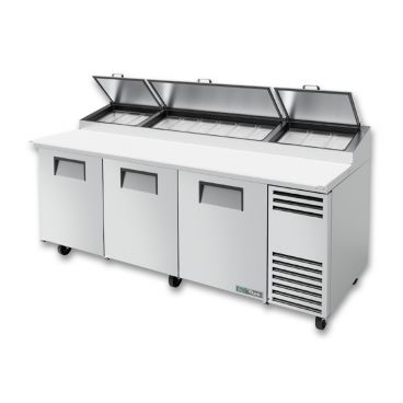 True TPP-AT-93-HC 93-1/2” Three Door Alternate Top Pizza Prep Table With 12 Food Pans And Hydrocarbon Refrigerant - 115V